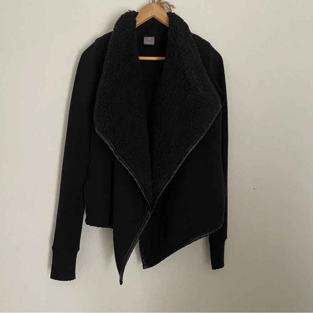 ABERCROMBIE & FITCH BLACK JACKET - Picture 4 of 5